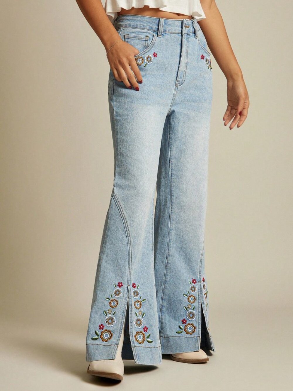 Light Wash Casual Women's High Rise Floral Embroidered Flare Leg Denim Jeans - Picture 4 of 6